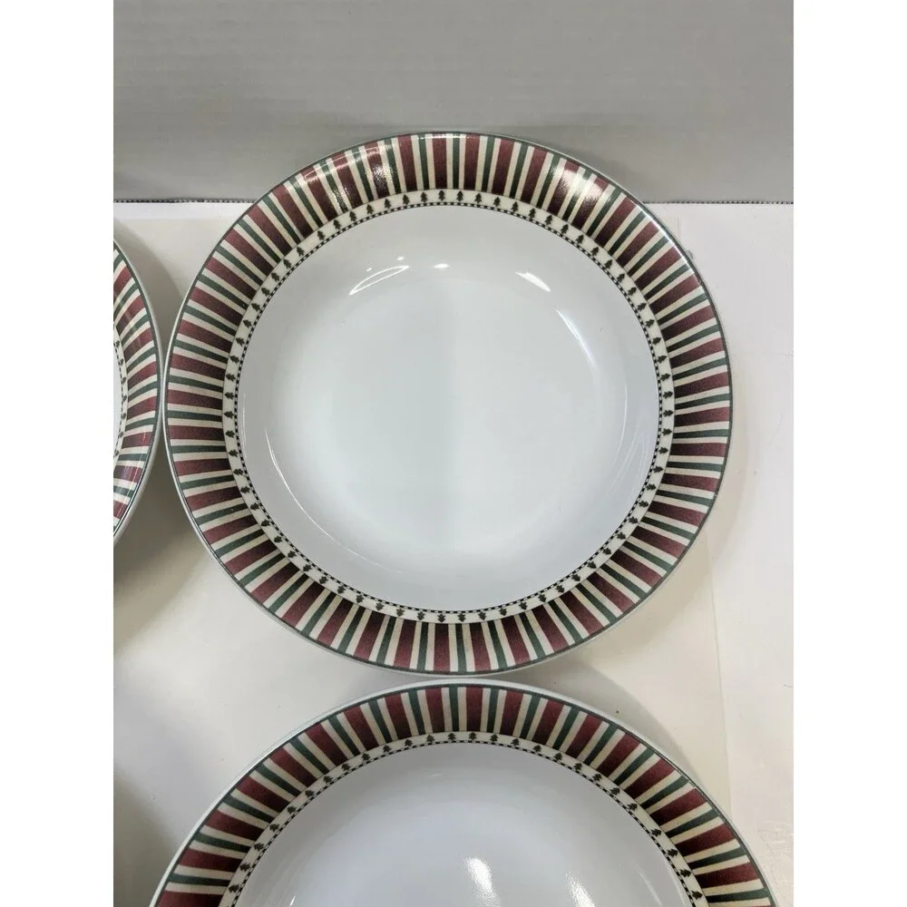 Sakura Debbie Mumm SLEDDING CHARACTERS 4 Soup Cereal Bowls Trees Red Green Trim